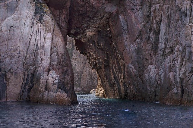 peut on se baigner en corse en avril