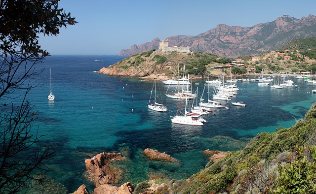 Paysage côtier en Corse