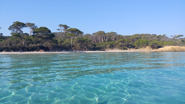 Eau translucide de Porquerolle