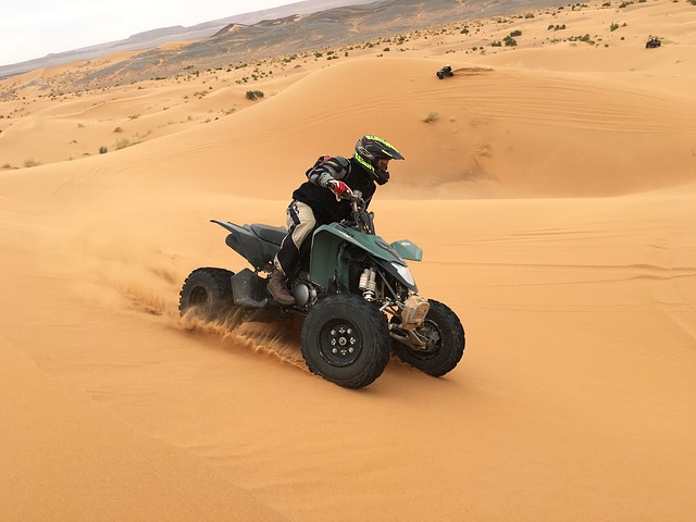 Quad dans le désert