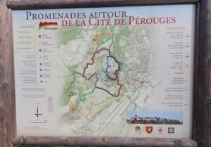 Visiter Pérouges en 2025 : TOP 12 des choses à Faire et Voir