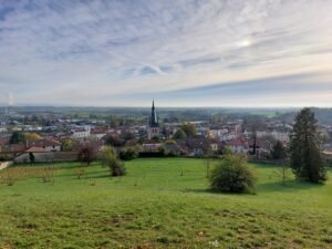 Visiter Pérouges en 2025 : TOP 12 des choses à Faire et Voir