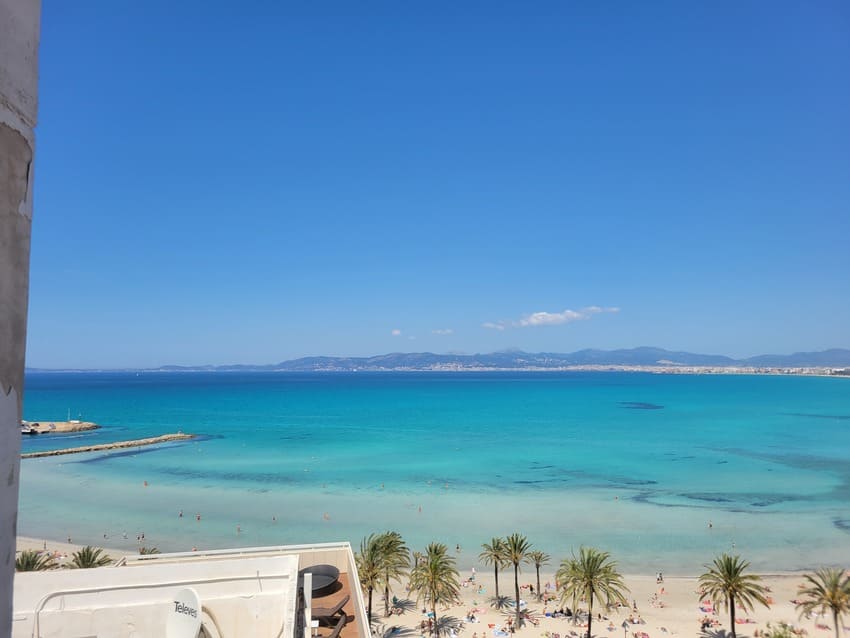 Plage à l'eau translucide à Majorque