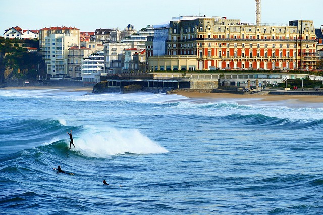 Surfeur à Biarritz