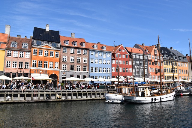 Maisons colorées de Copenhague au bord de l'eau