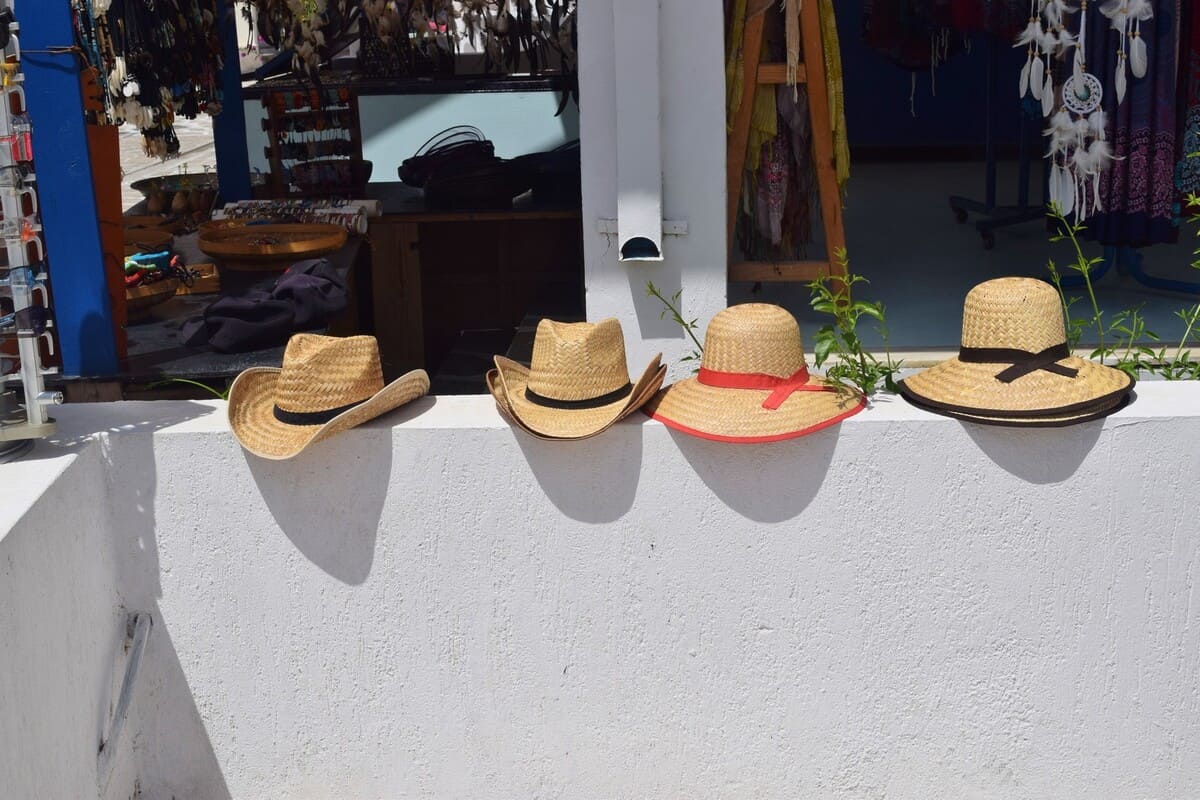 Chapeaux à Paros