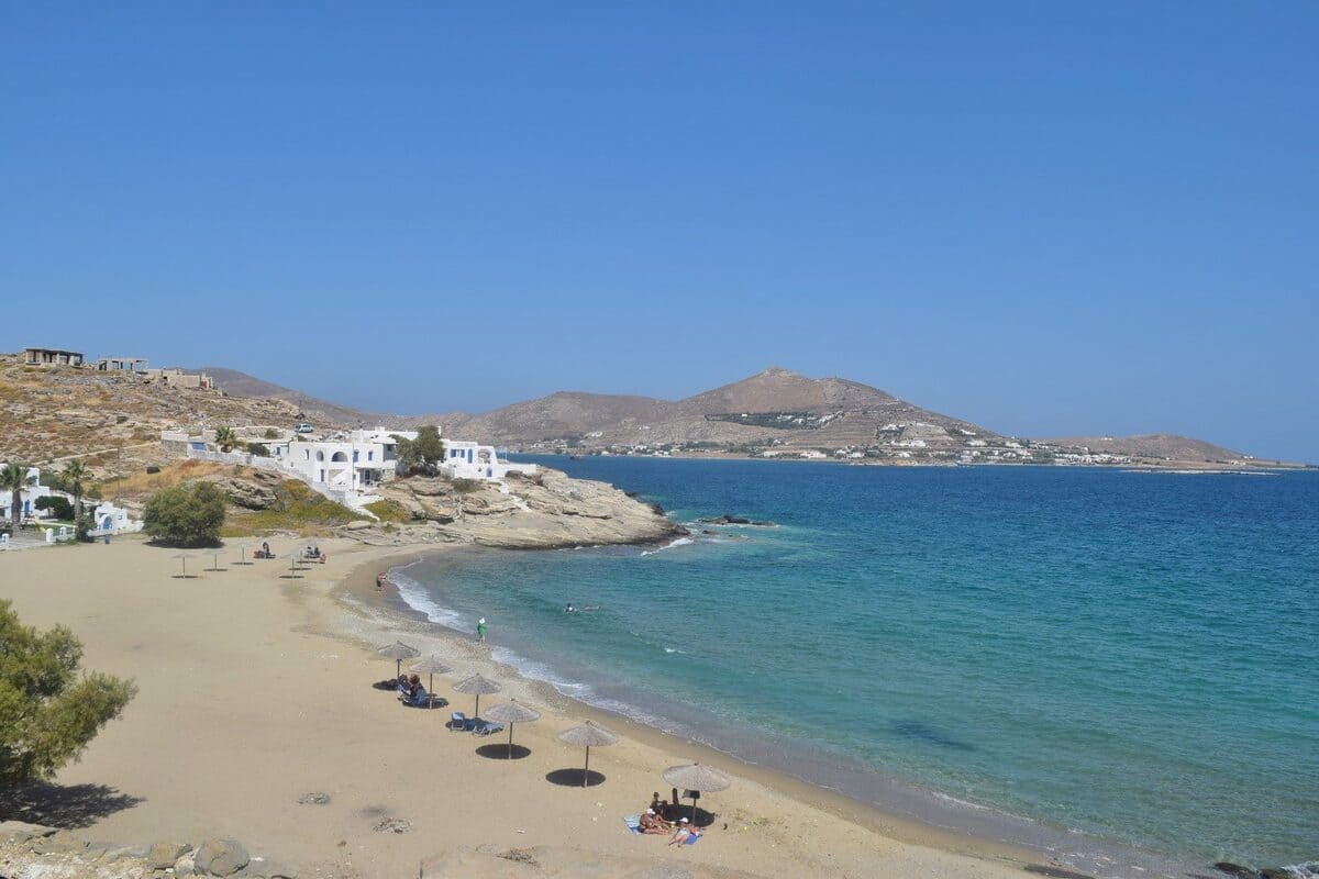 Plage à Paros sans touriste