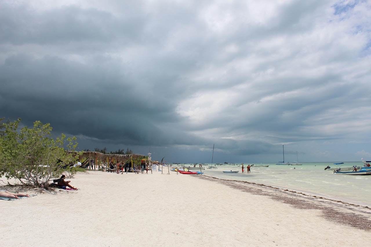 découvrez holbox, une île paradisiaque au mexique, célèbre pour ses plages de sable blanc, sa nature préservée et son ambiance tranquille.