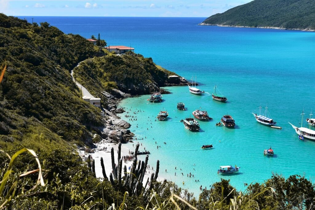découvrez les plus belles coves, des criques secrètes aux plages paradisiaques, idéales pour des escapades nature et des moments de détente inoubliables.