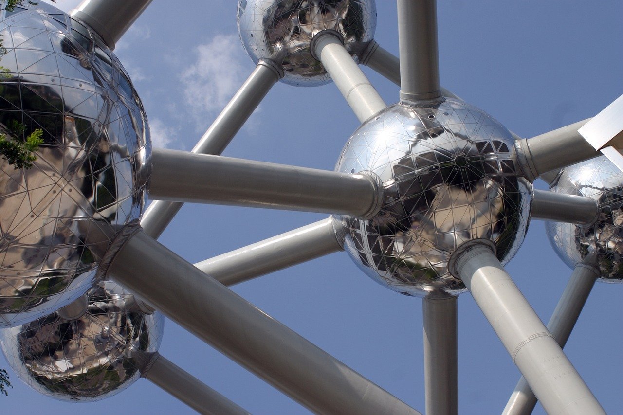 découvrez les incontournables de bruxelles : monuments historiques, musées, et lieux emblématiques pour un séjour inoubliable en capitale belge.