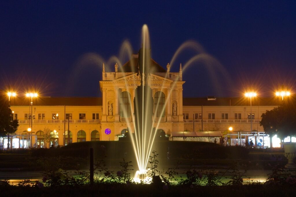 découvrez zagreb, la charmante capitale de la croatie, riche en histoire, culture et activités passionnantes pour tous les voyageurs.