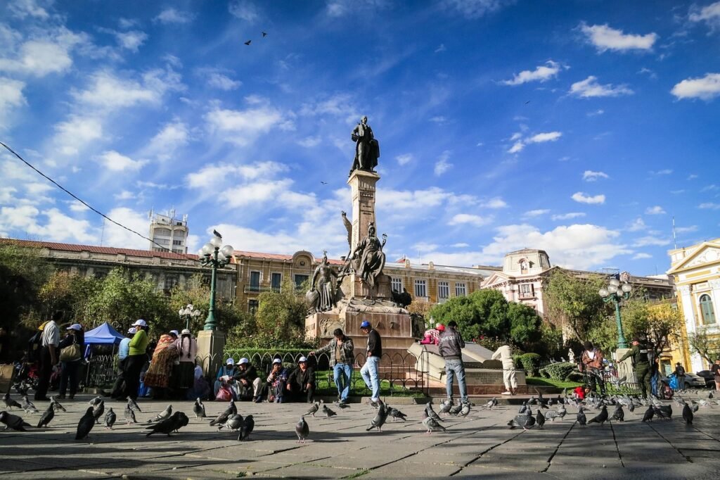découvrez la paz, une ville vibrante riche en culture, histoire et paysages spectaculaires, située au cœur de la bolivie.