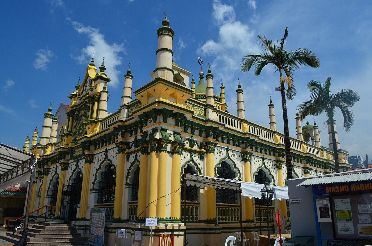 découvrez singapour, une ville-état dynamique alliant modernité, culture riche et paysages urbains spectaculaires. explorez ses attractions emblématiques, sa cuisine raffinée et son architecture impressionnante.