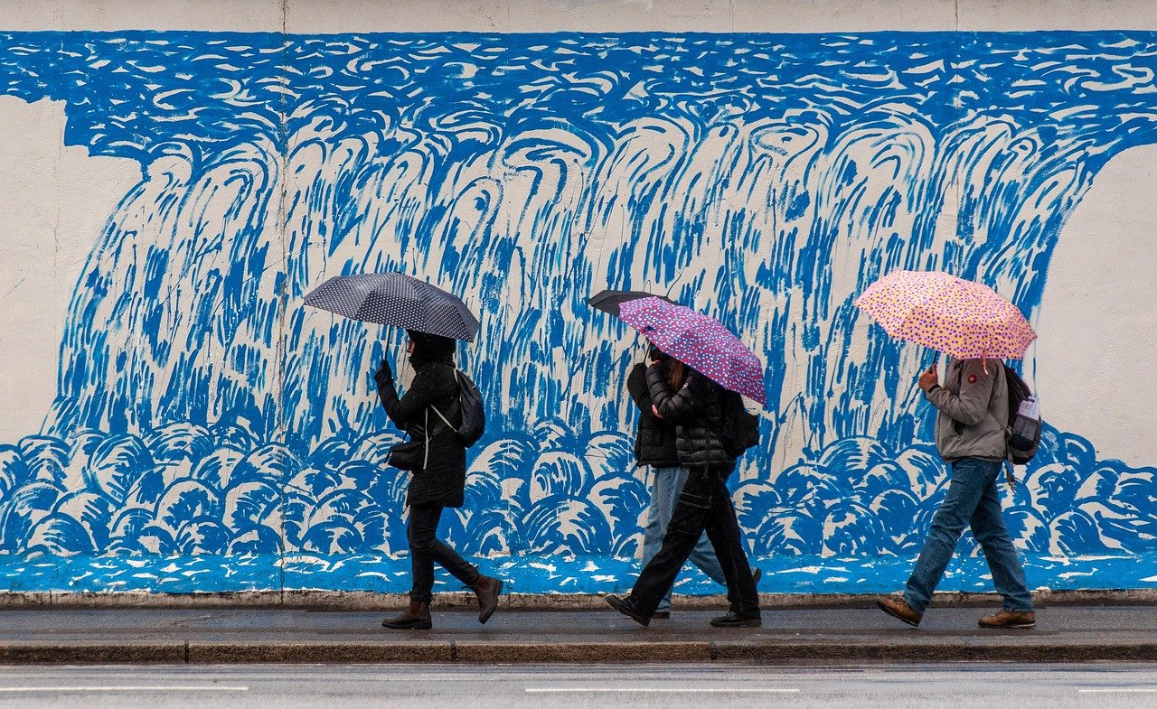 découvrez l'univers vibrant du street art, où l'expression artistique urbaine transforme les murs de la ville en véritables œuvres d'art colorées et engagées.